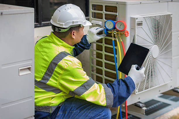 Professional Heat Pump Repair technician working in Albany, CA